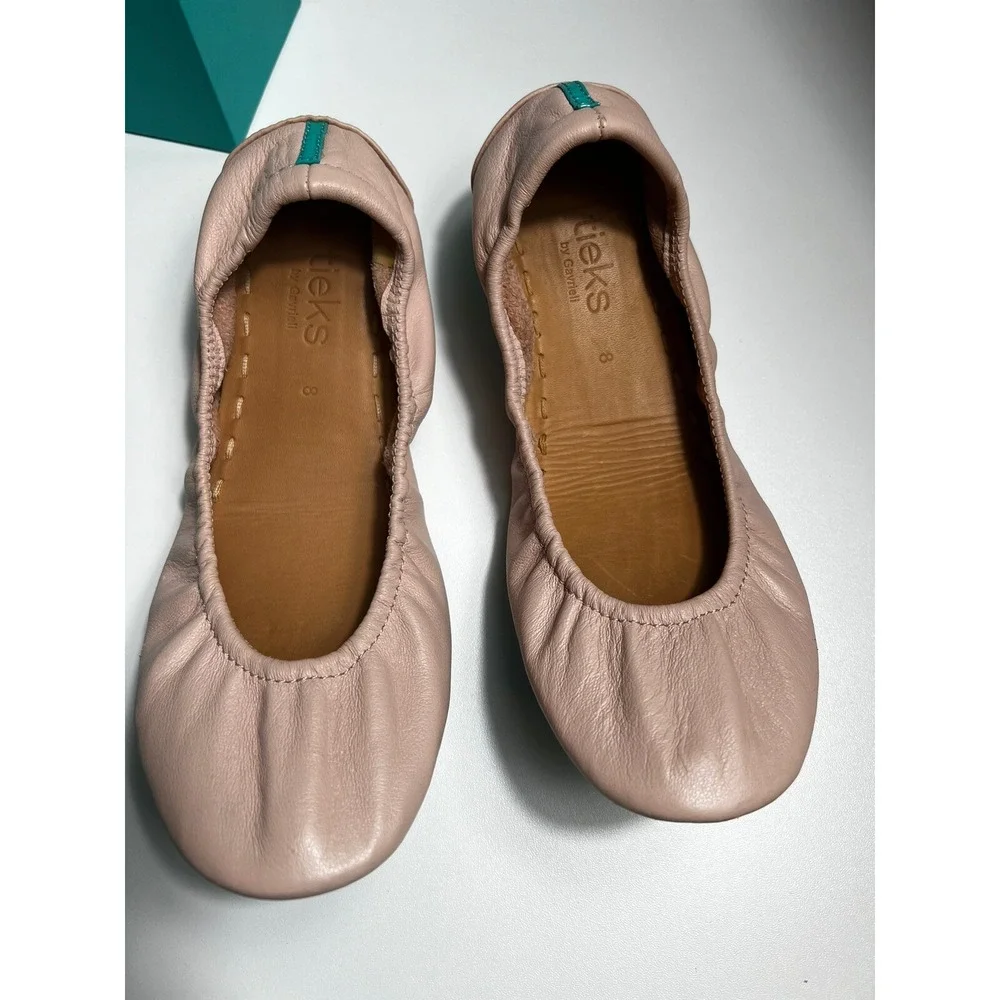 Tieks Size 8 Light Pink-With  Box, Shopping Bag, Cover Mask EXCELLENT CONDITION